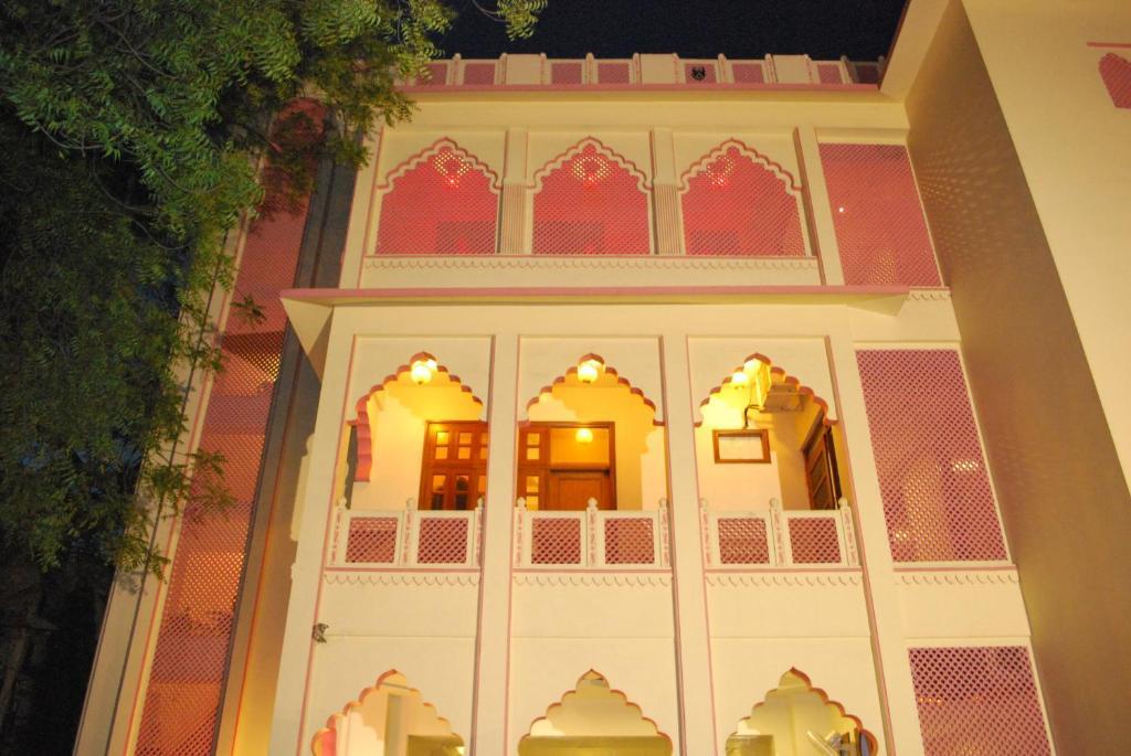 Hotel H R Palace Jaipur