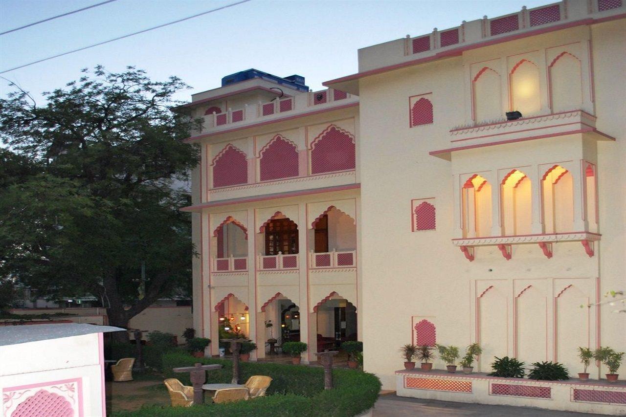 H R Palace