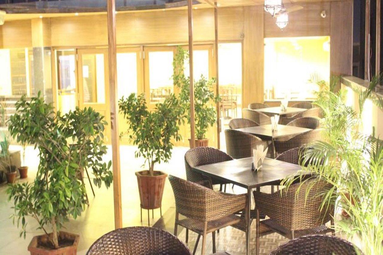 Hotel H R Palace 3*