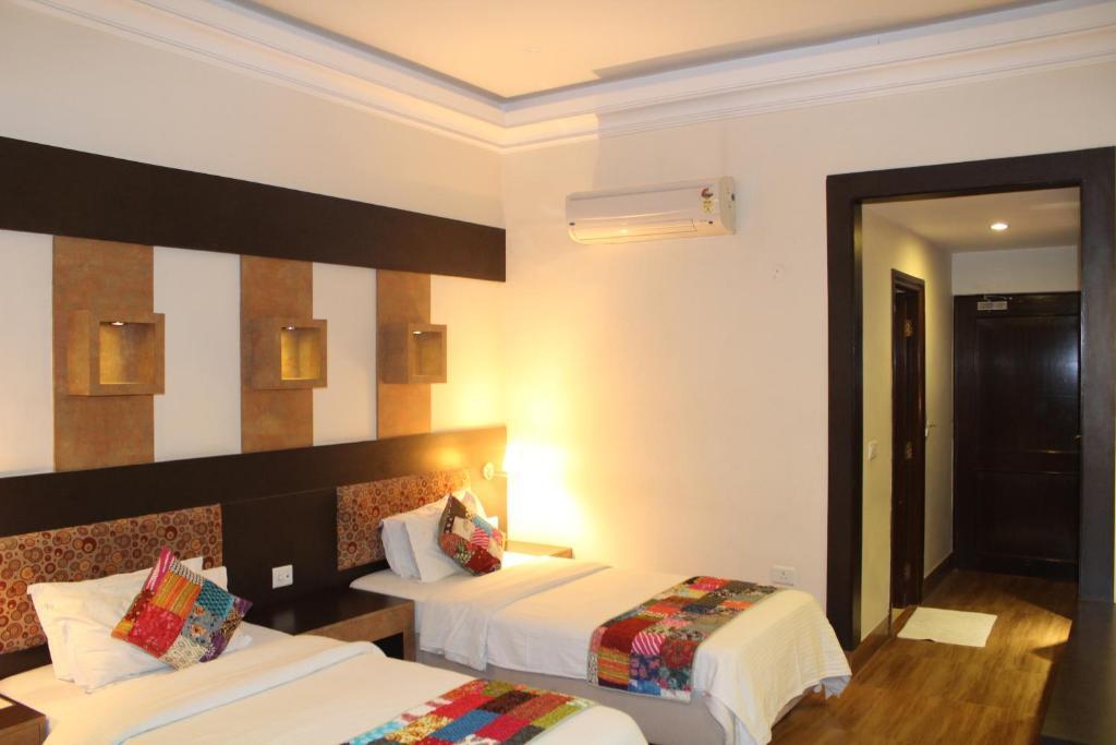 H R Palace Hotel Jaipur