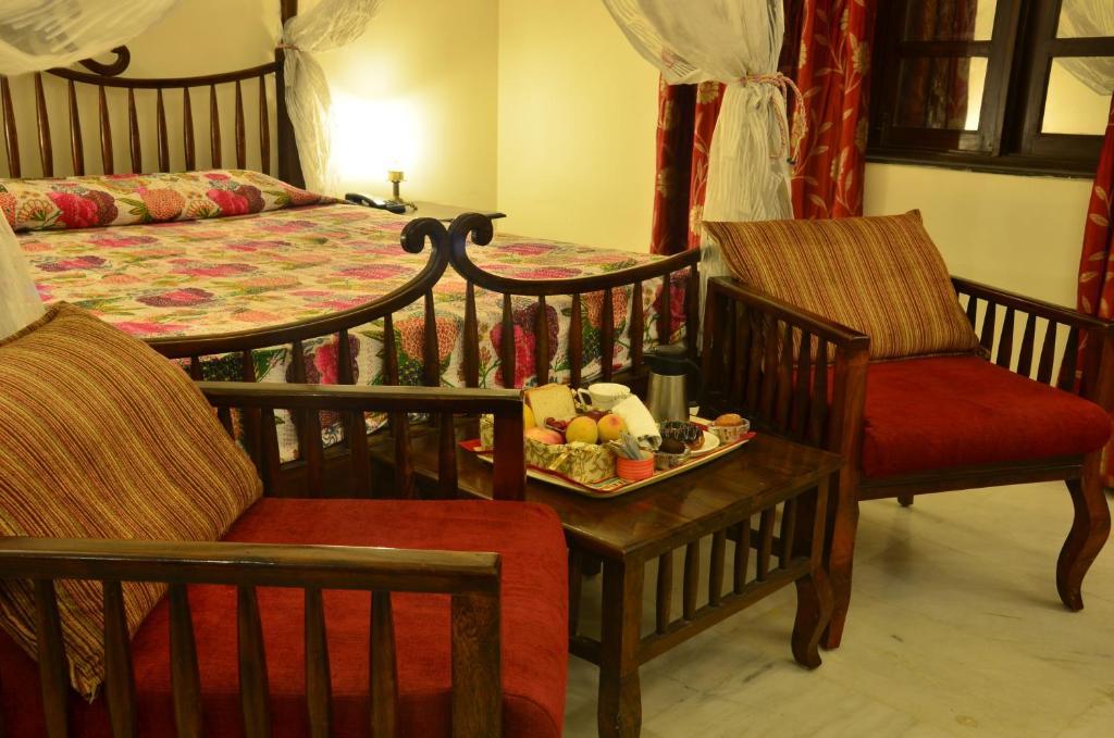 H R Palace Hotel
