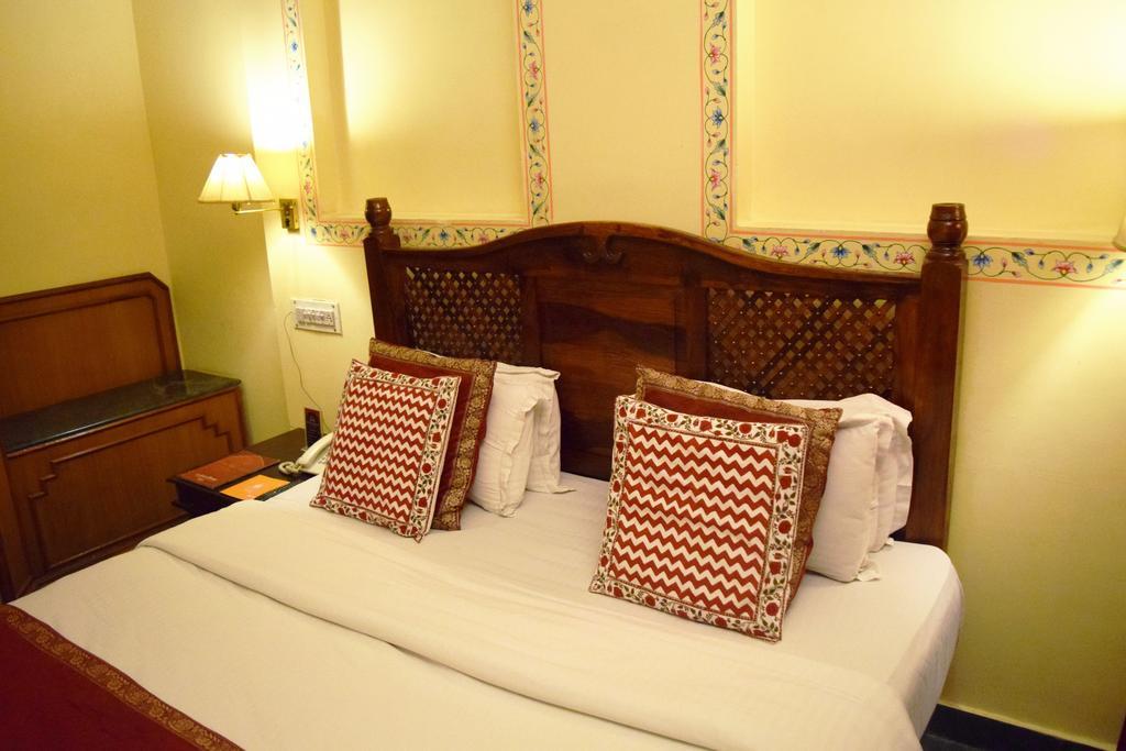 Hotel Chandragupt Jaipur