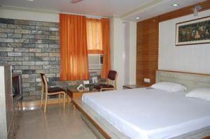 Fabhotel Fly View Hotel