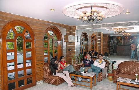 Oyo 15359 Kachandeep 3*