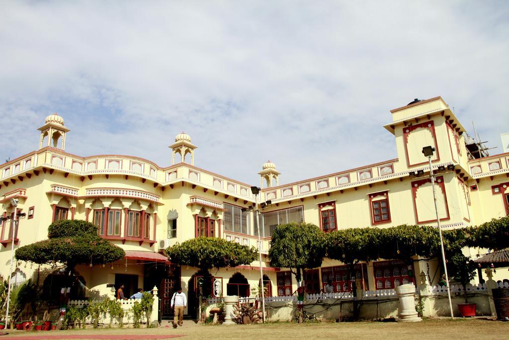 Oyo 15214 Mahal Rajwada Jaipur