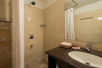 Hotel Oyo Premium World Trade Park 3*