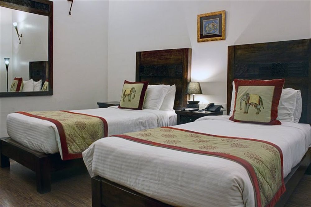 Hotel Devraj Niwas Jaipur