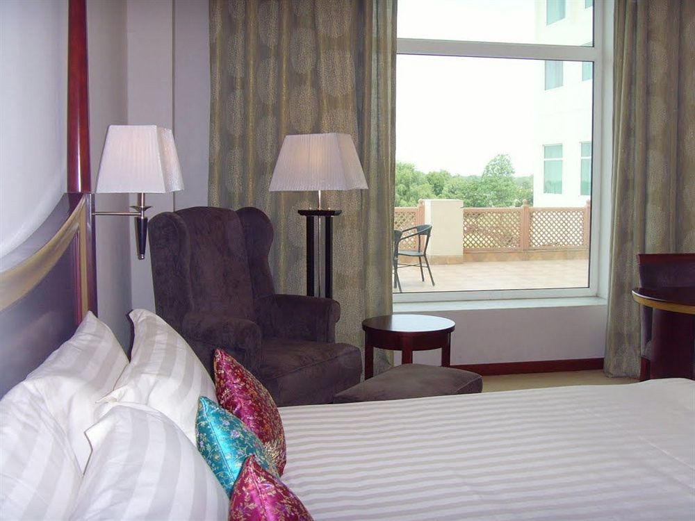 Ramada By Wyndham Jaisinghpura Hotel 4*