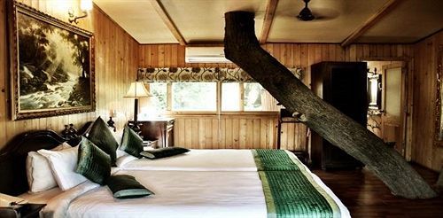The Tree House 4*