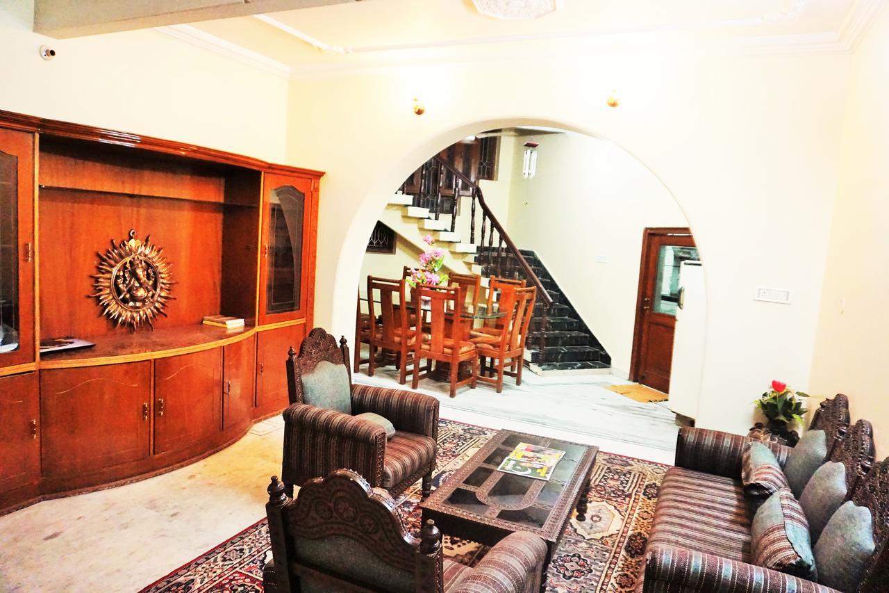Hostel Lazy Mozo Backpackers *