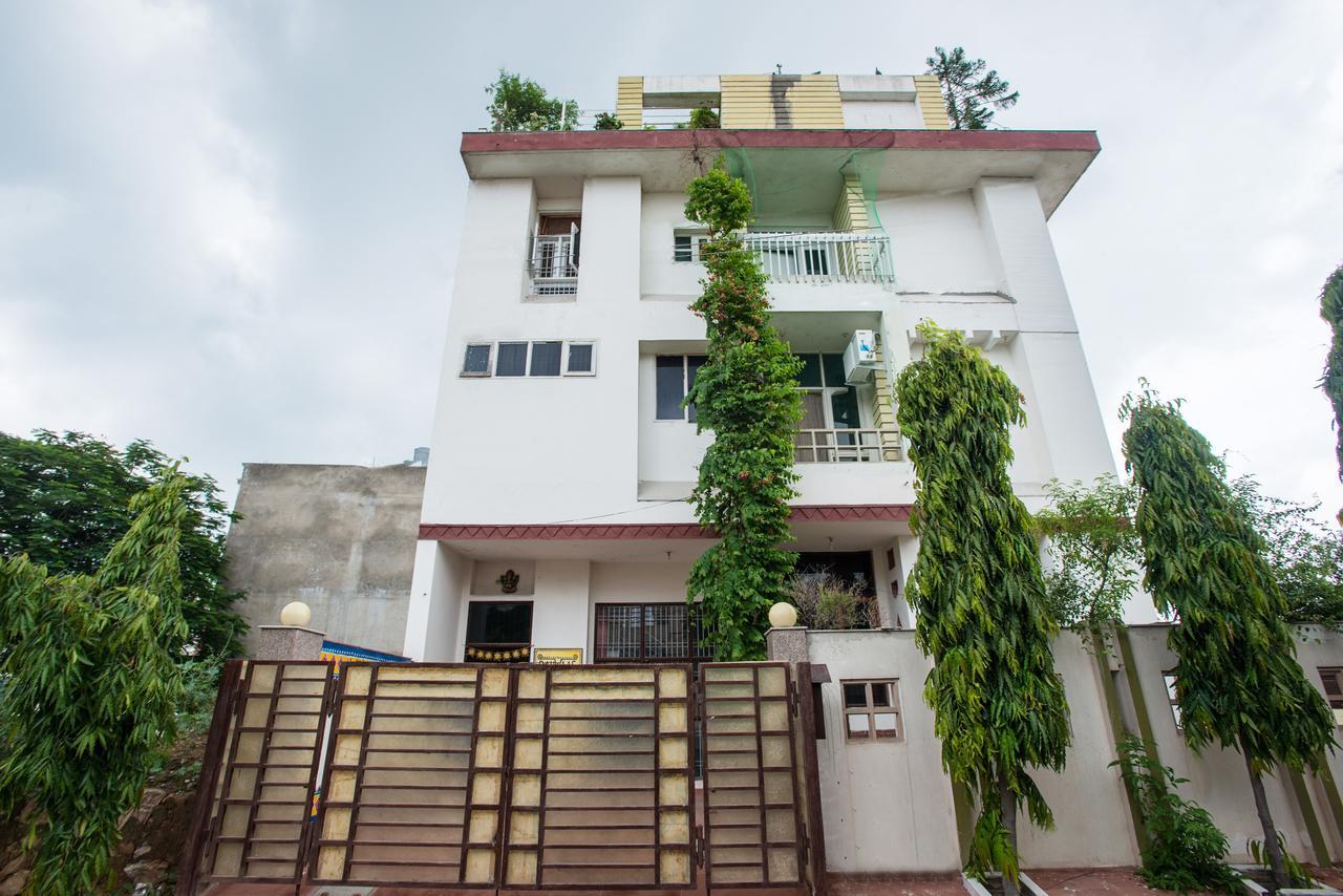 Homestay Oyo 1060 Hotel Rahwaas