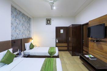 Tgi Apple Hotel