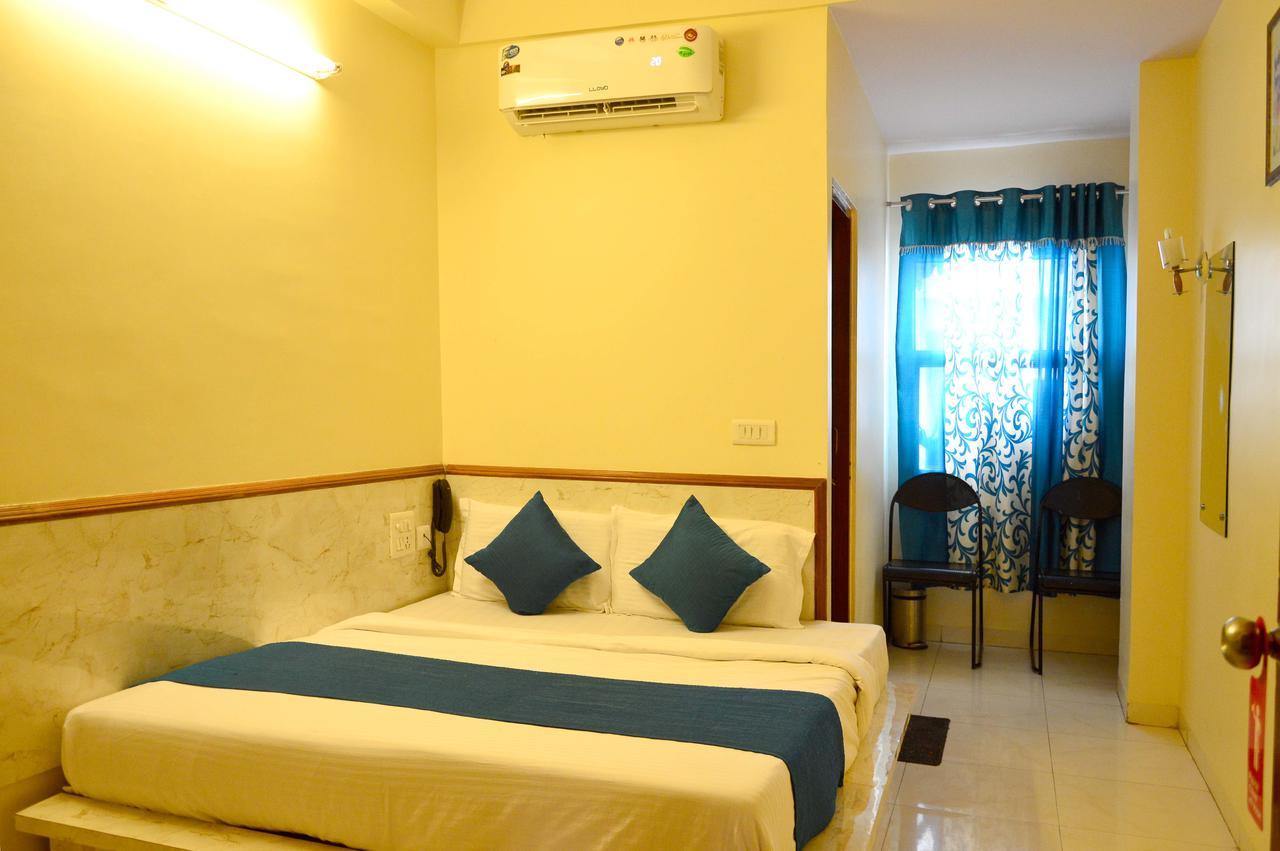 Oyo 2442 Star Palace