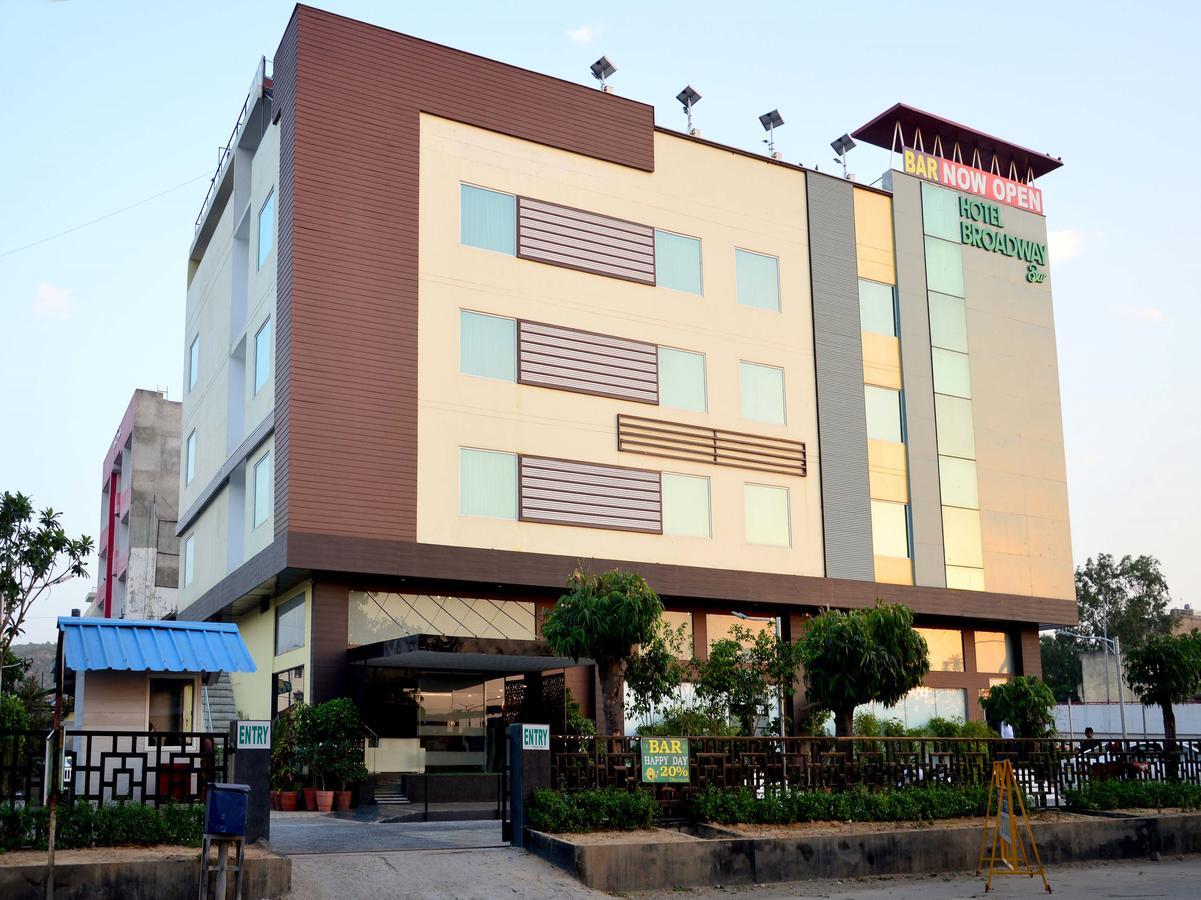 Hotel Oyo 7130 Broadway Jaipur