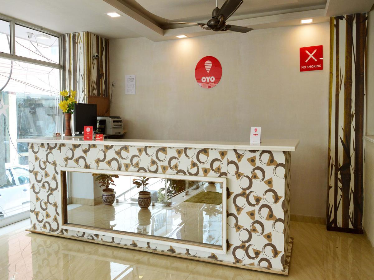 Hotel Oyo 2442 Star Palace Jaipur