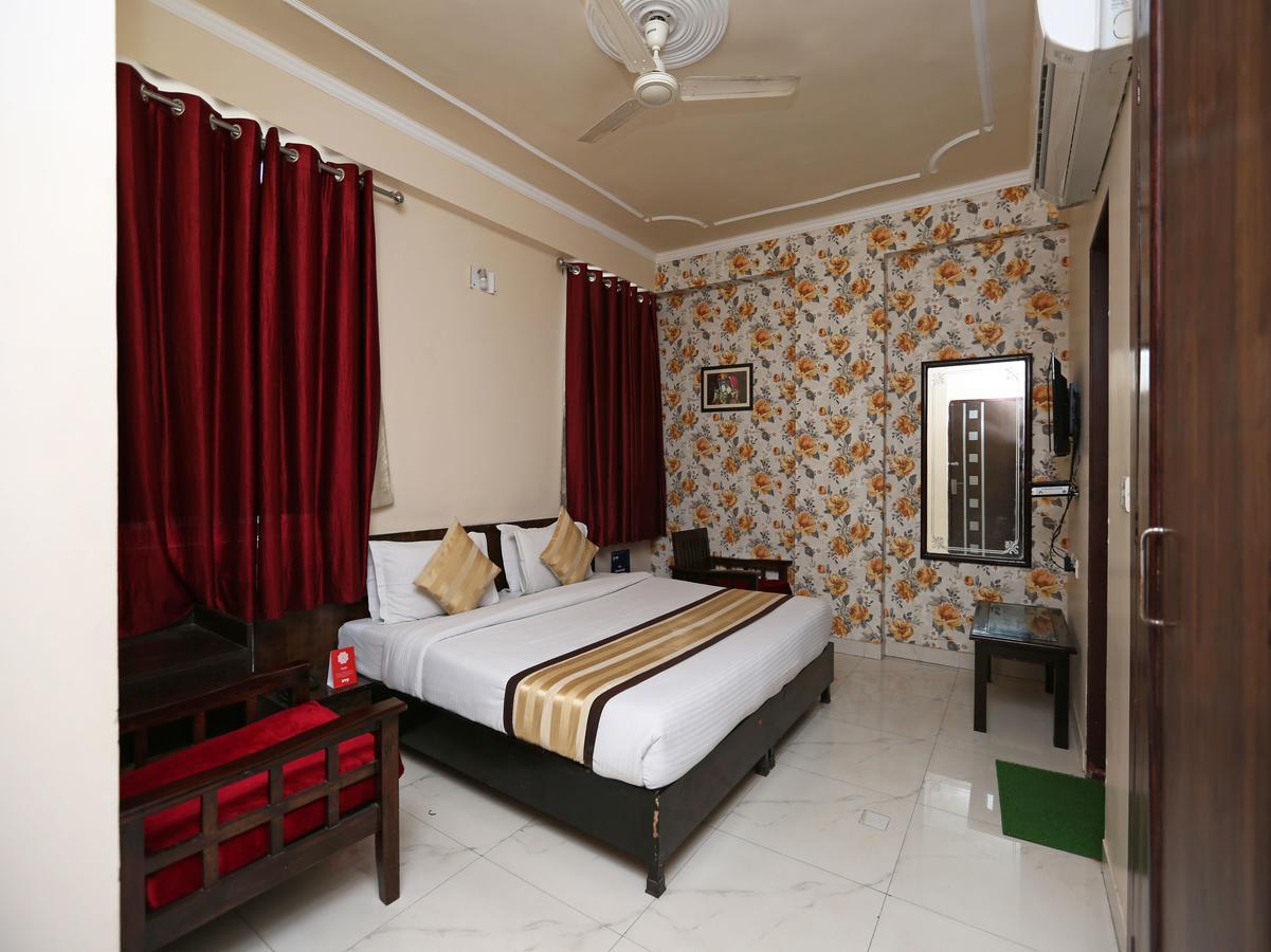 Hotel Oyo 3457 Sky Heights 2*