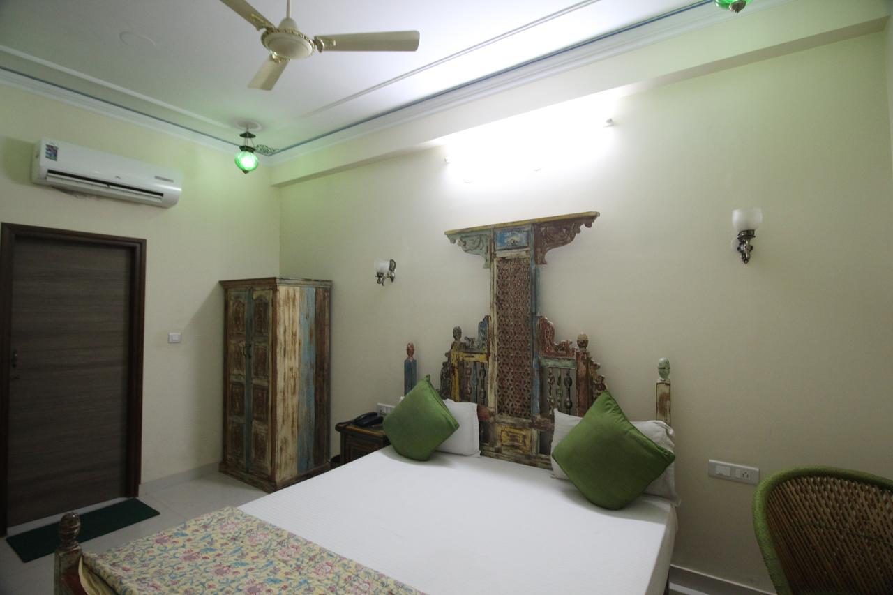Little Ganesha Hotel 2*
