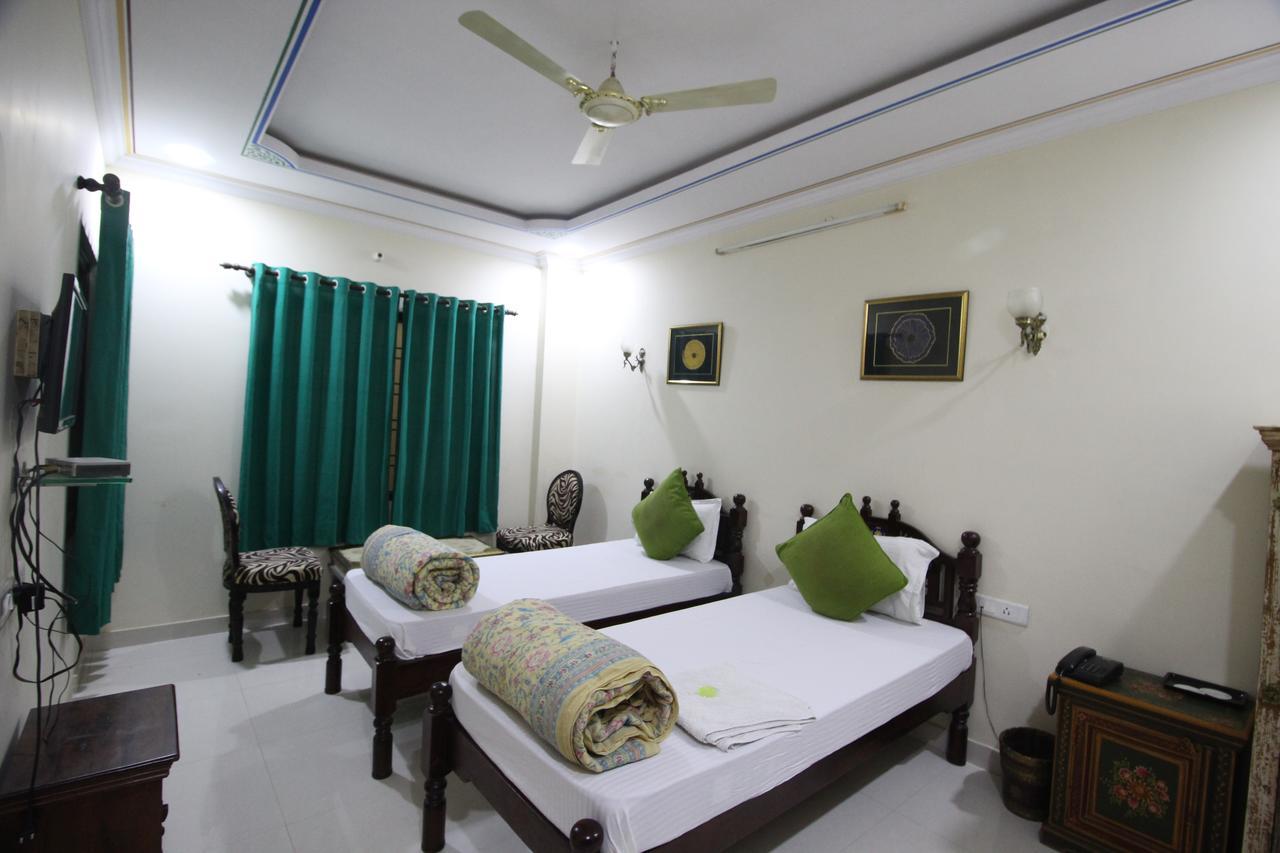 Little Ganesha Hotel 2*