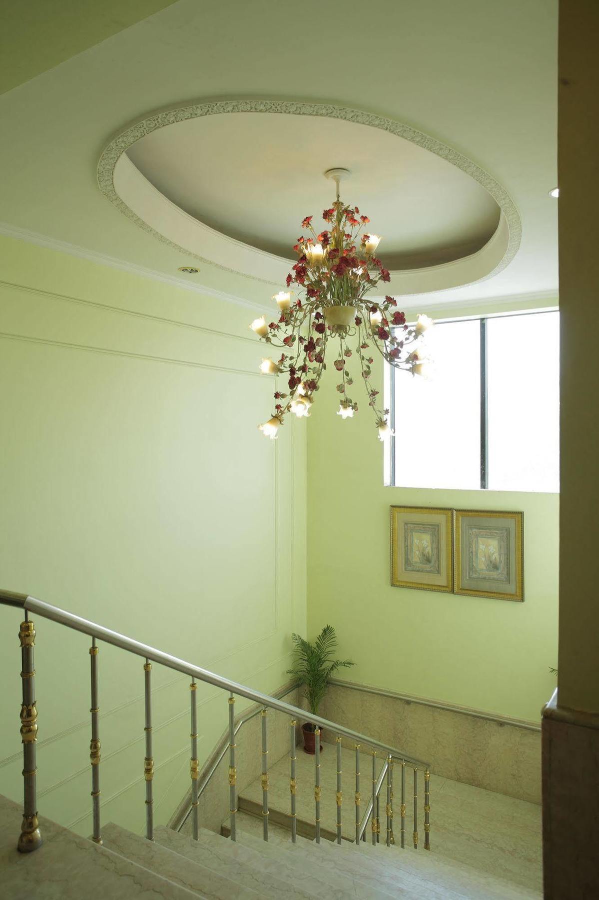 Om Tower 3*
