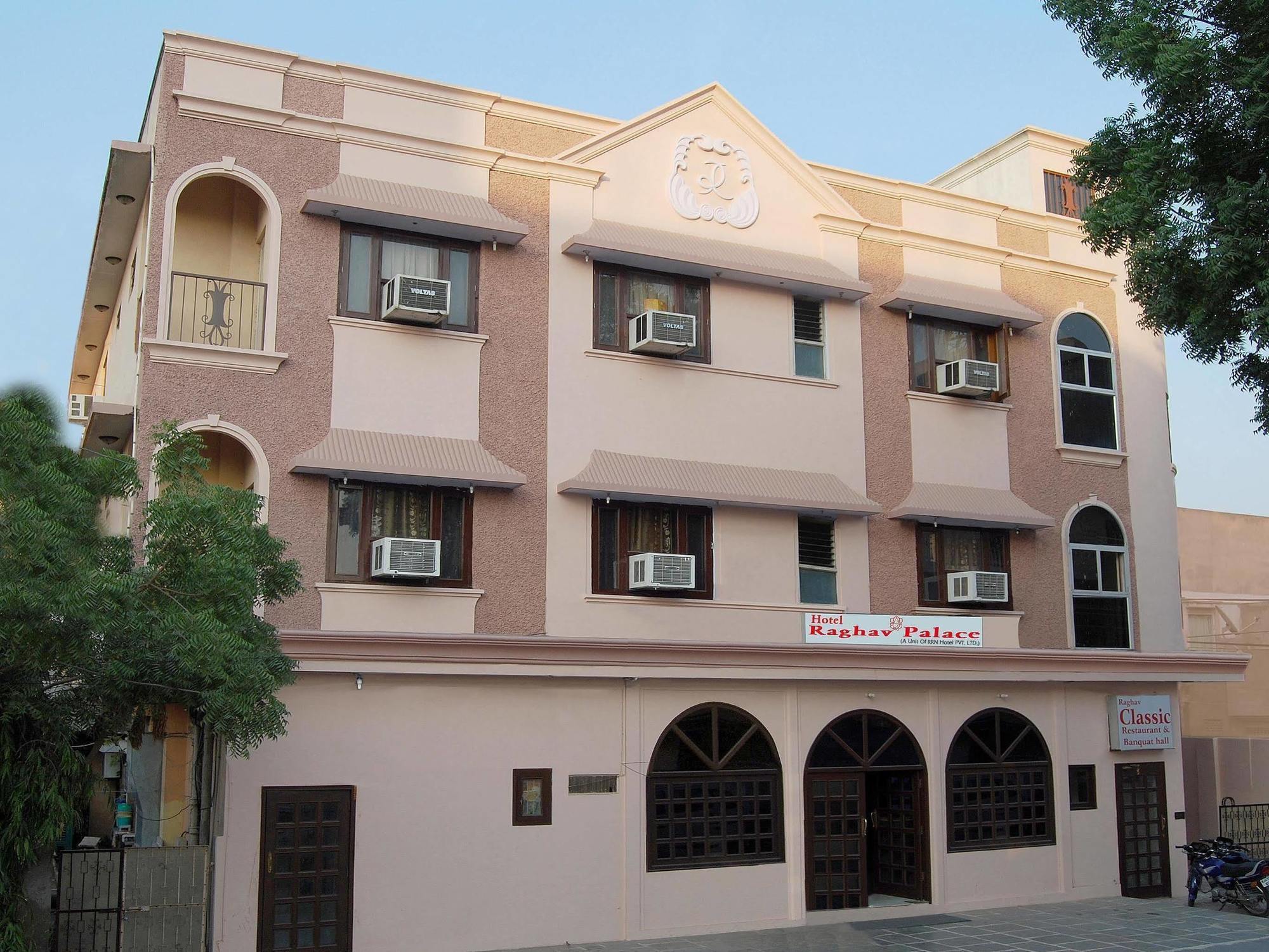 Hotel Capital O 19146 Raghav Palace 2*