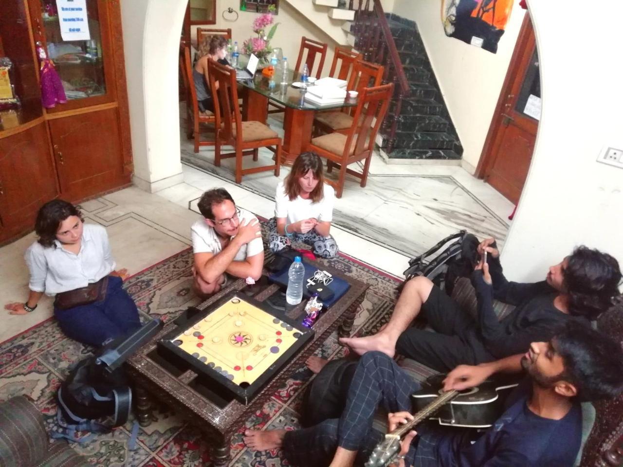 Lazy Mozo Backpackers Hostel *