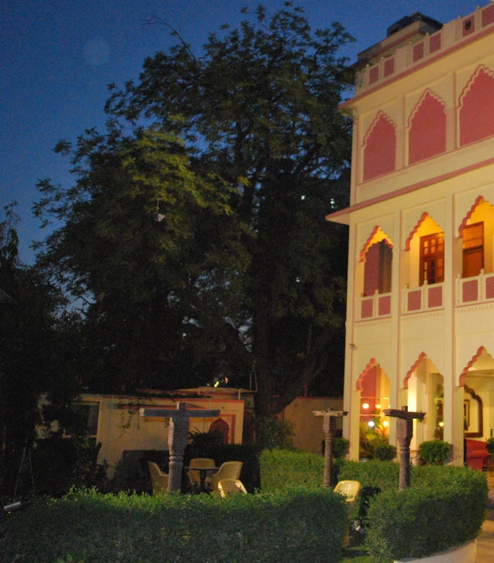 H R Palace 3* Jaipur