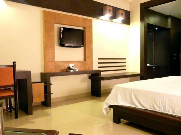 H R Palace 3* Jaipur