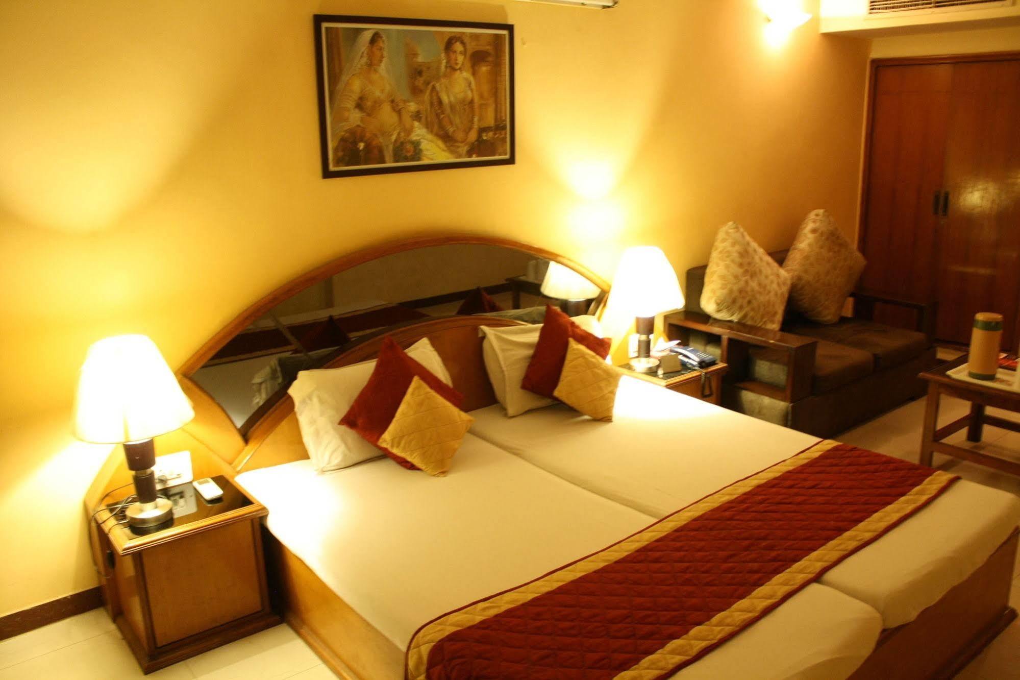 Shalimar Hotel 2*