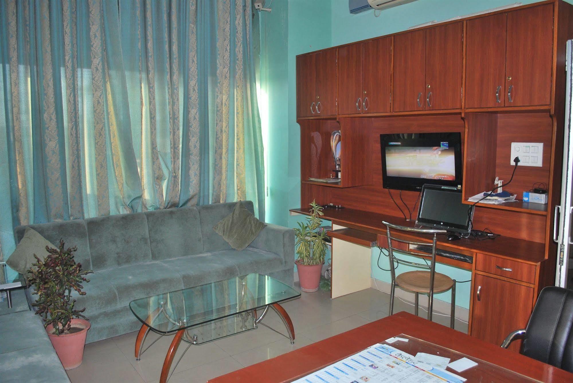 Hotel Mansarovar Palace 3*