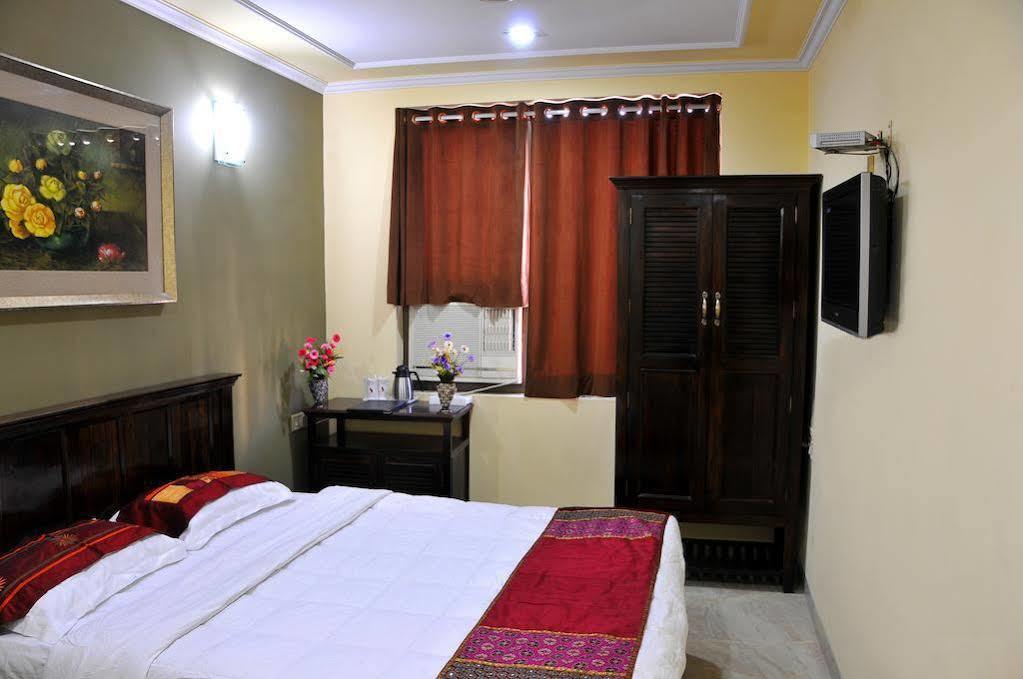Silver Plaza Hotel 3*