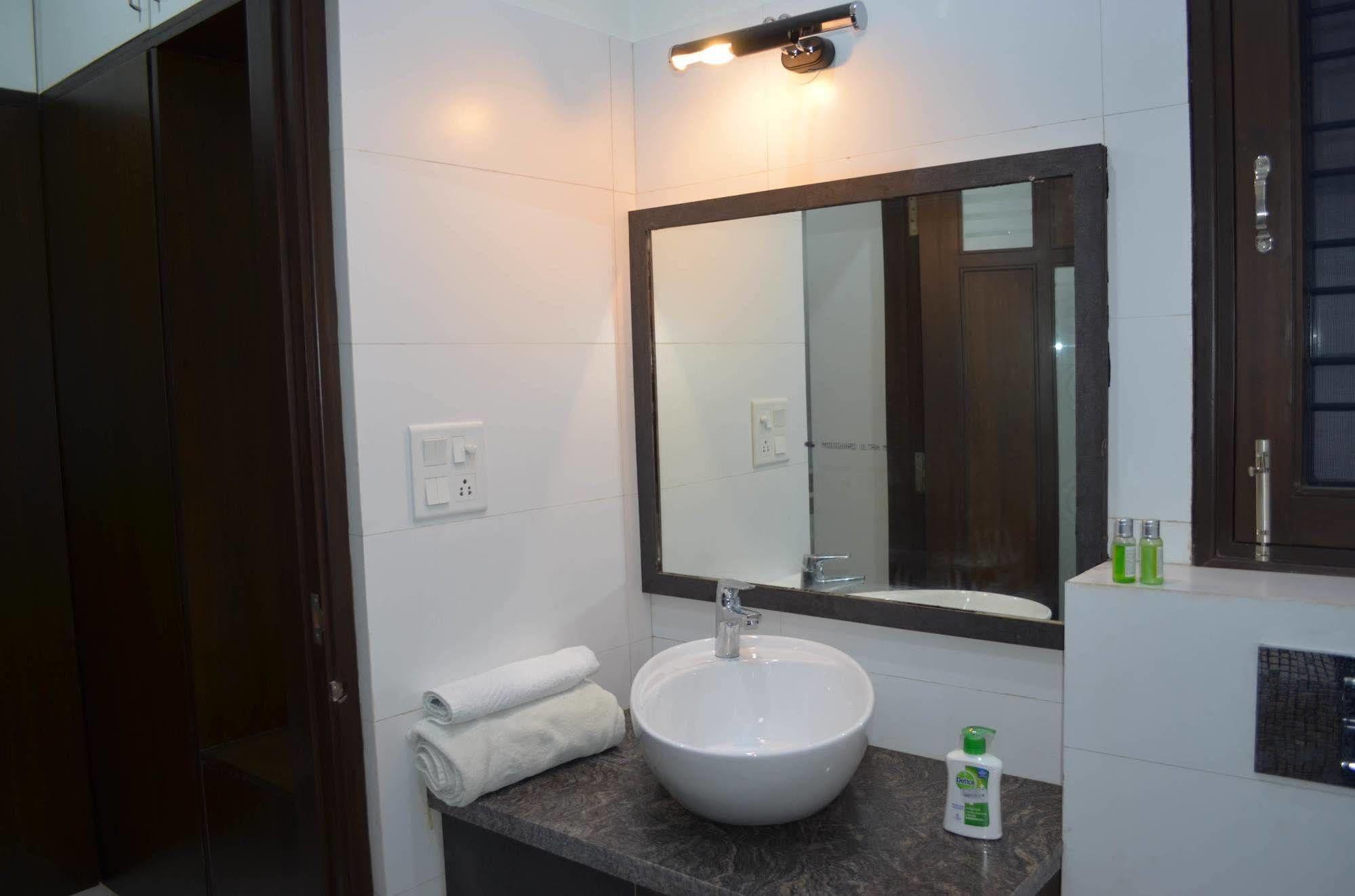 Hotel Srihara 2*