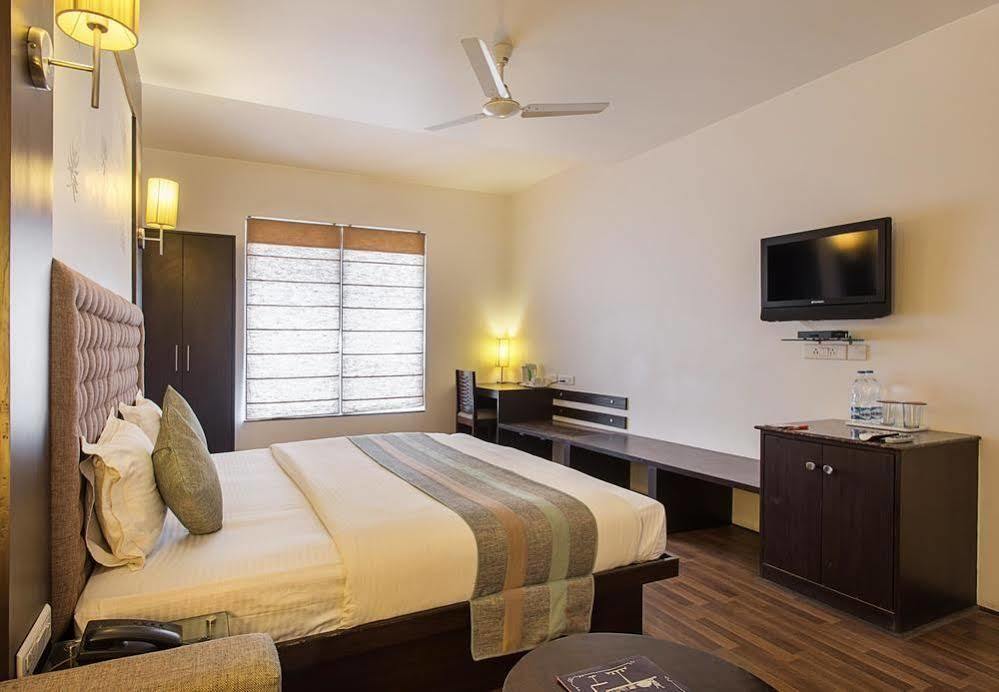 Oyo Premium World Trade Park Jaipur