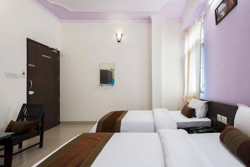 Hotel Oyo Premium World Trade Park 3*