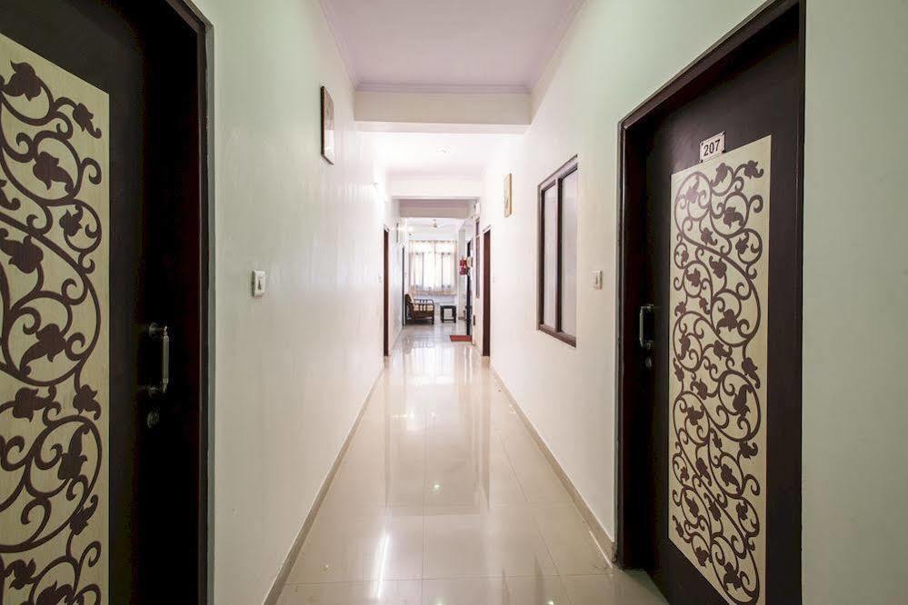 Hotel Oyo Premium World Trade Park 3*