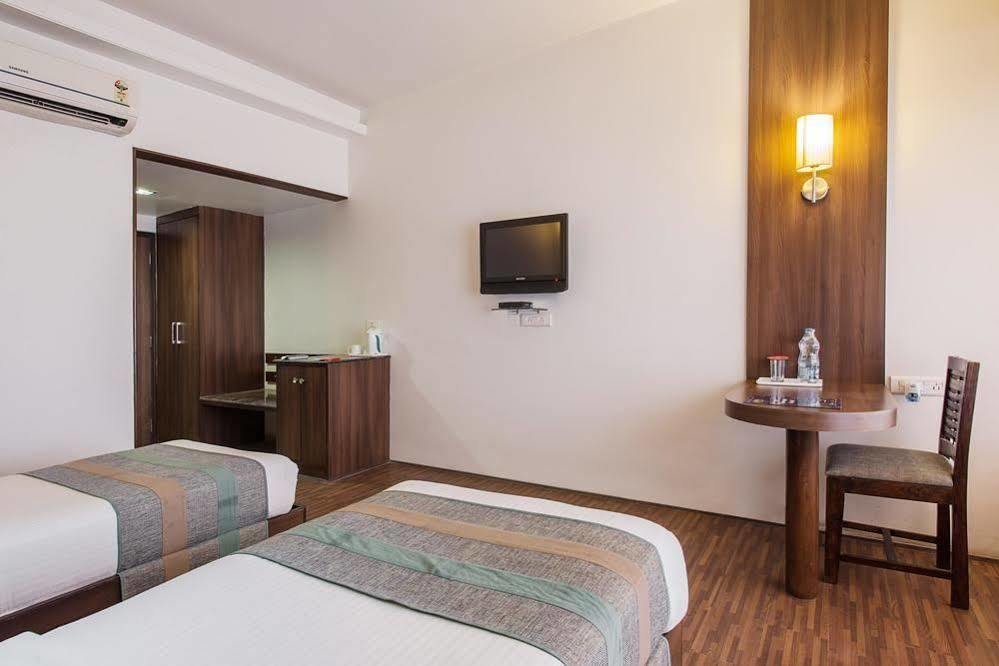 Oyo Premium World Trade Park Hotel Jaipur