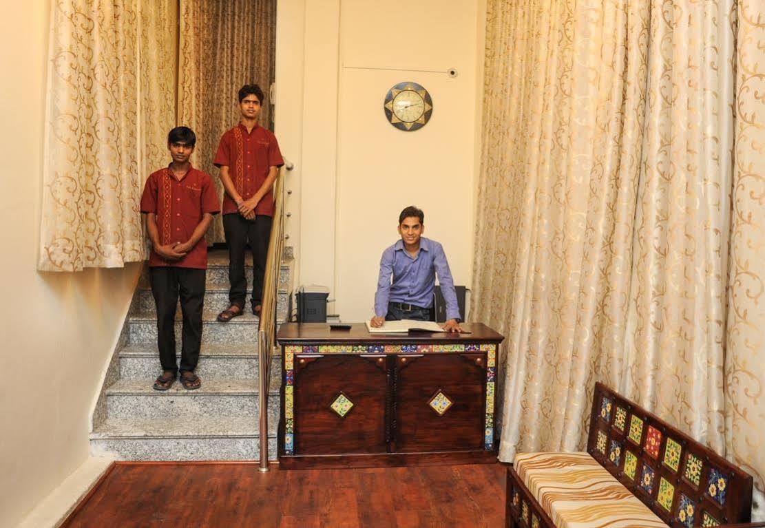 Raj Regency Hotel 3*