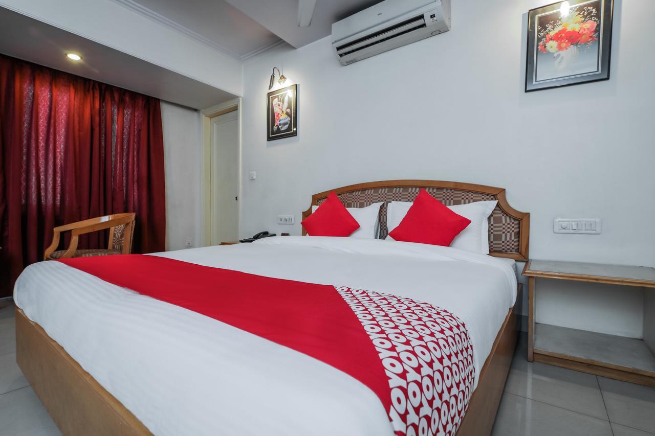 Hotel Oyo 15359 Kachandeep