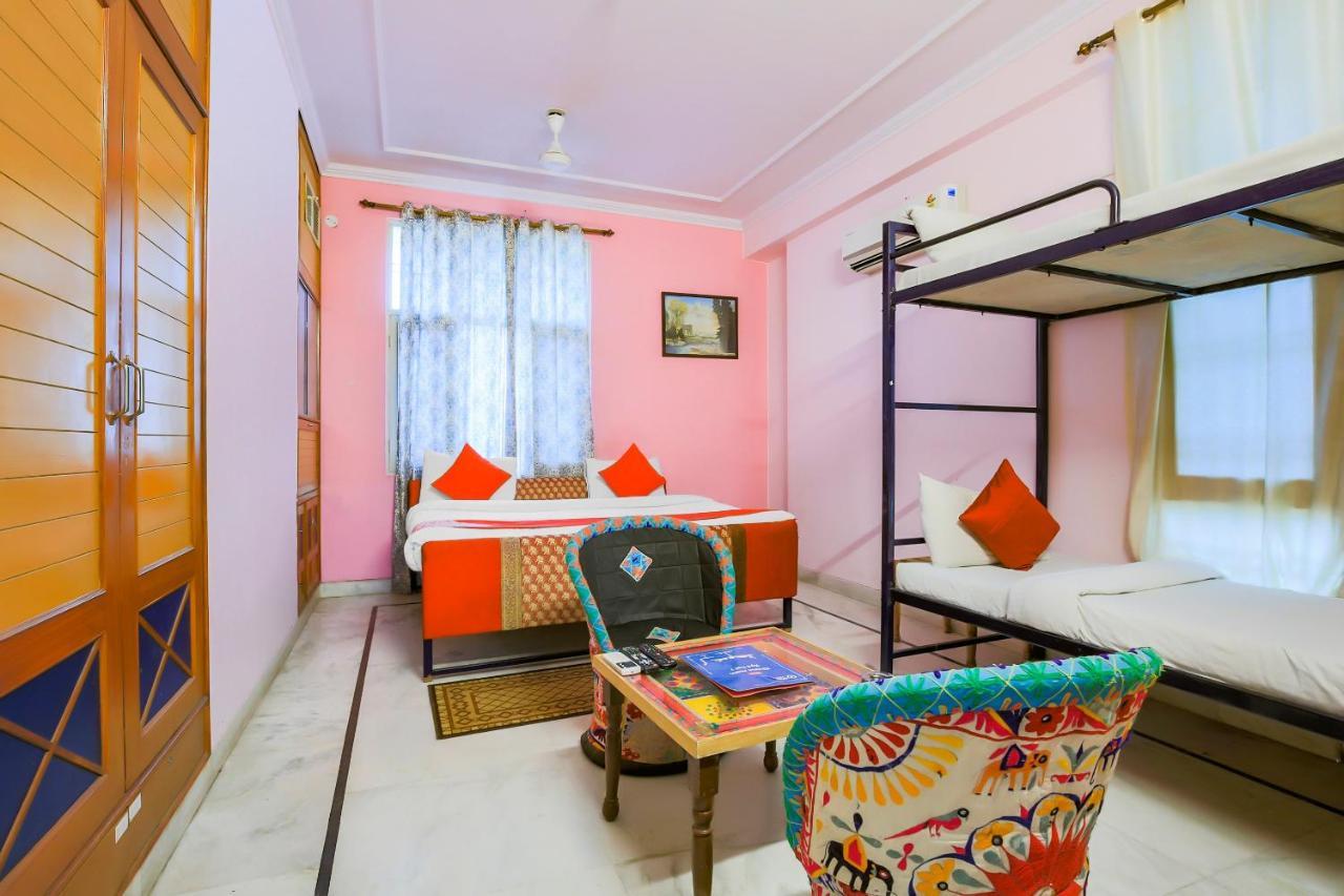 Homestay Oyo 1060 Hotel Rahwaas
