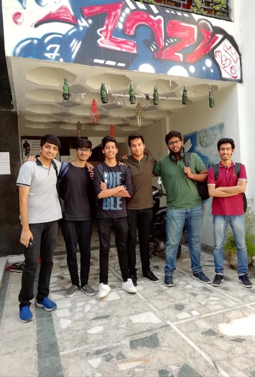 Hostel Lazy Mozo Backpackers *