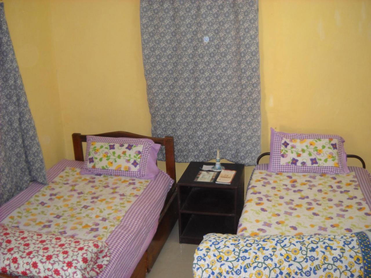 Nadya For Female & Family Homestay