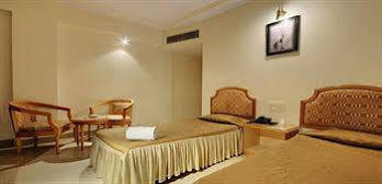 Hotel Oyo 15359 Kachandeep 3*
