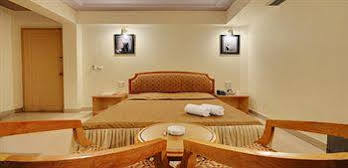 Hotel Oyo 15359 Kachandeep