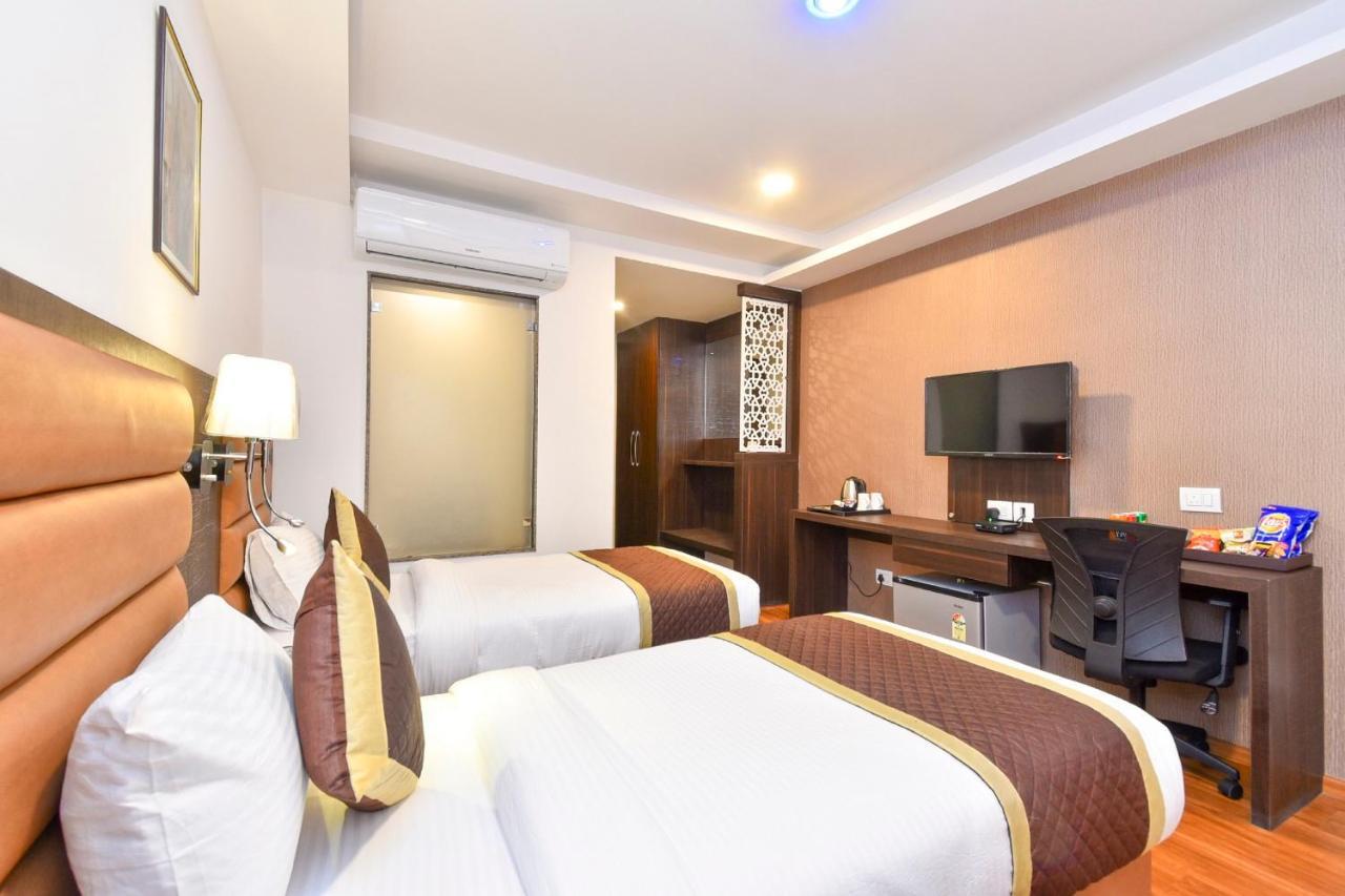 Suncity Plaza, Sitapura, Hotel 4*