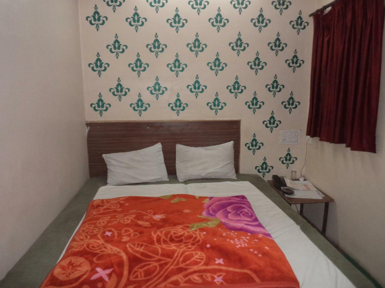 Budget Near Station Road Hotel *