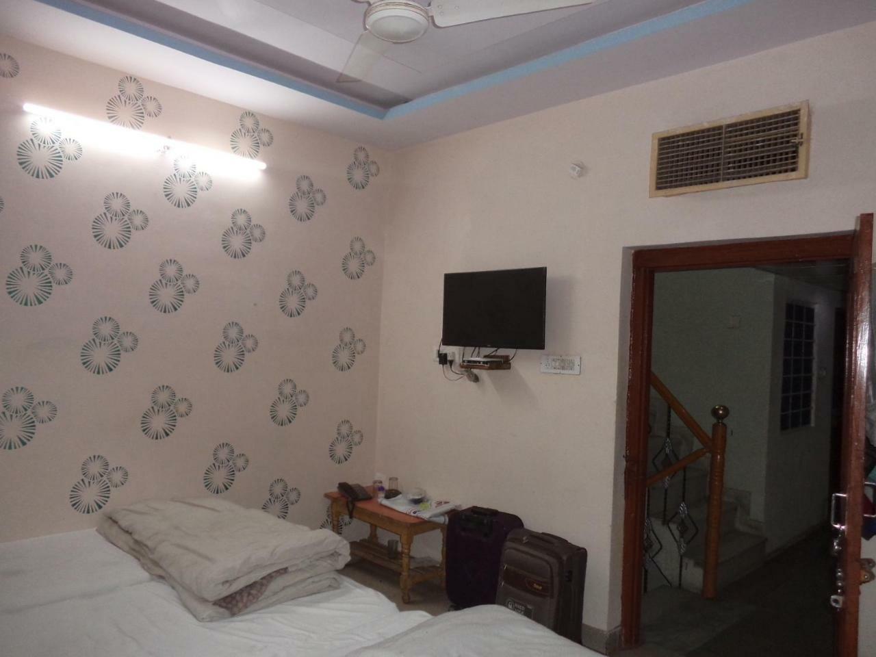 Hotel Budget Near Station Road *