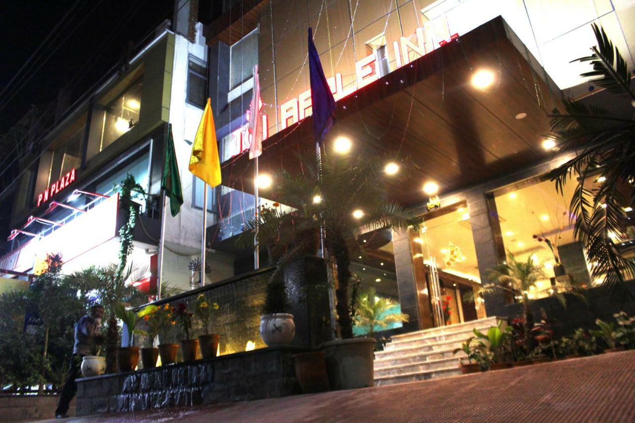 Tgi Apple Hotel