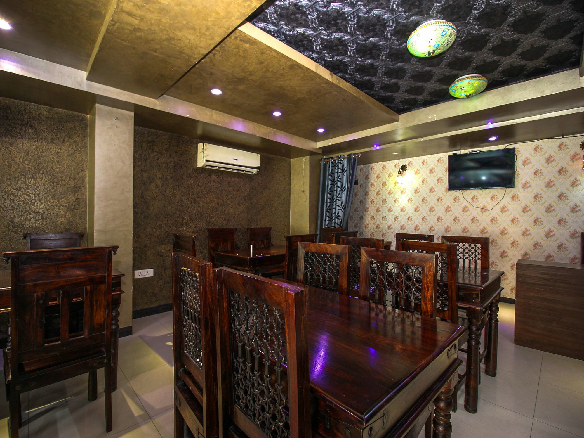 Hotel Oyo 15896 Jal Mahal Haveli 3*