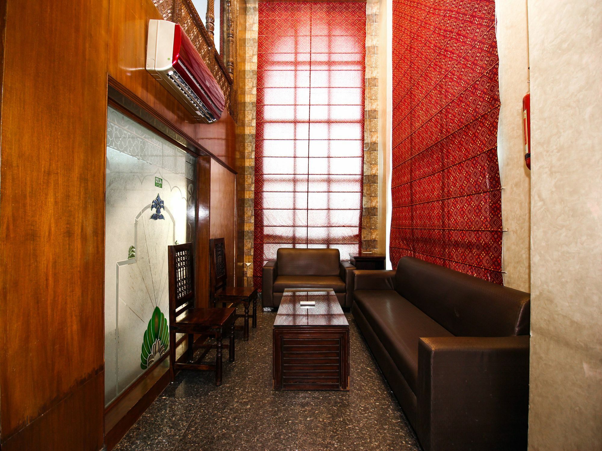 Oyo 15896 Jal Mahal Haveli Hotel