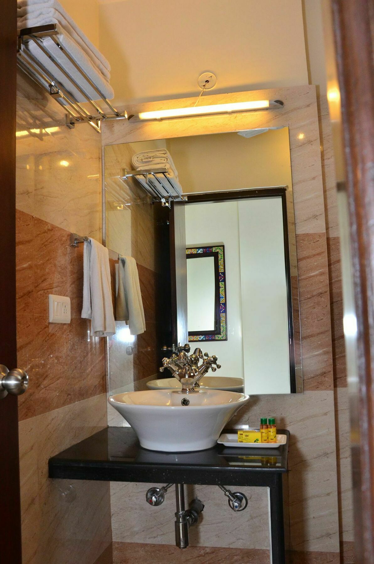 Hotel Raj Regency 3*