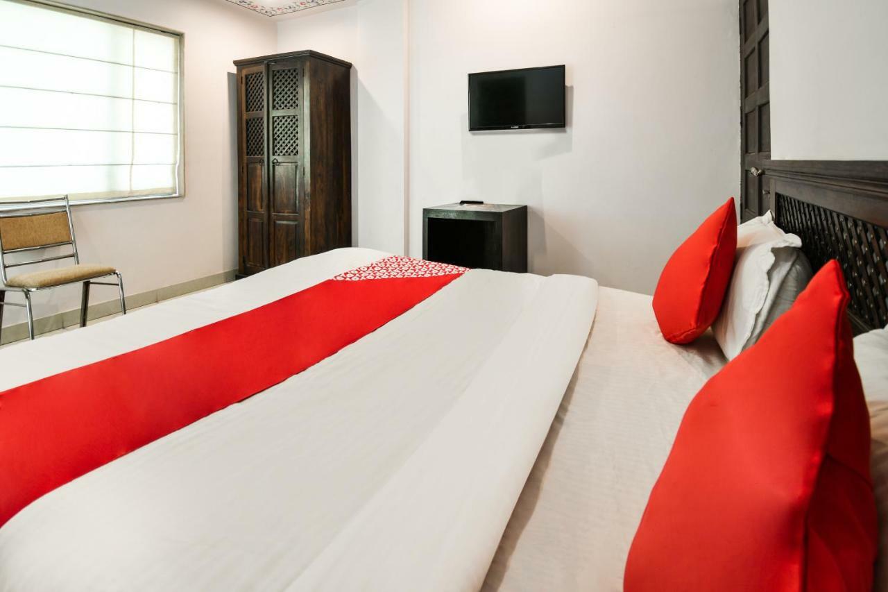 Hotel Oyo 15896 Jal Mahal Haveli